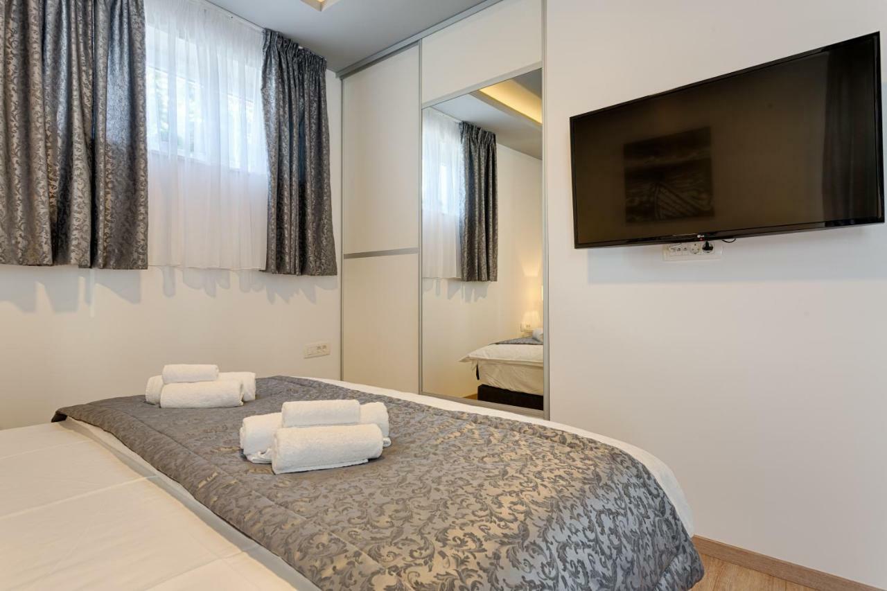Luxury Rooms Floramye (Adults Only) Split Exterior foto
